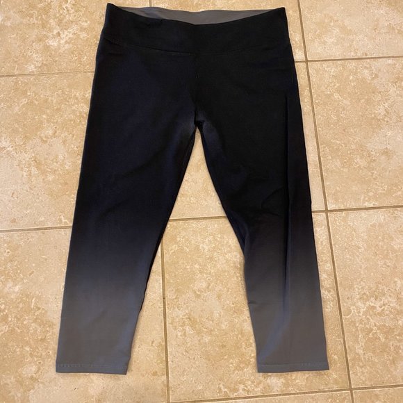 Fabletics Salar Ombre Capri Legging - Picture 3 of 4